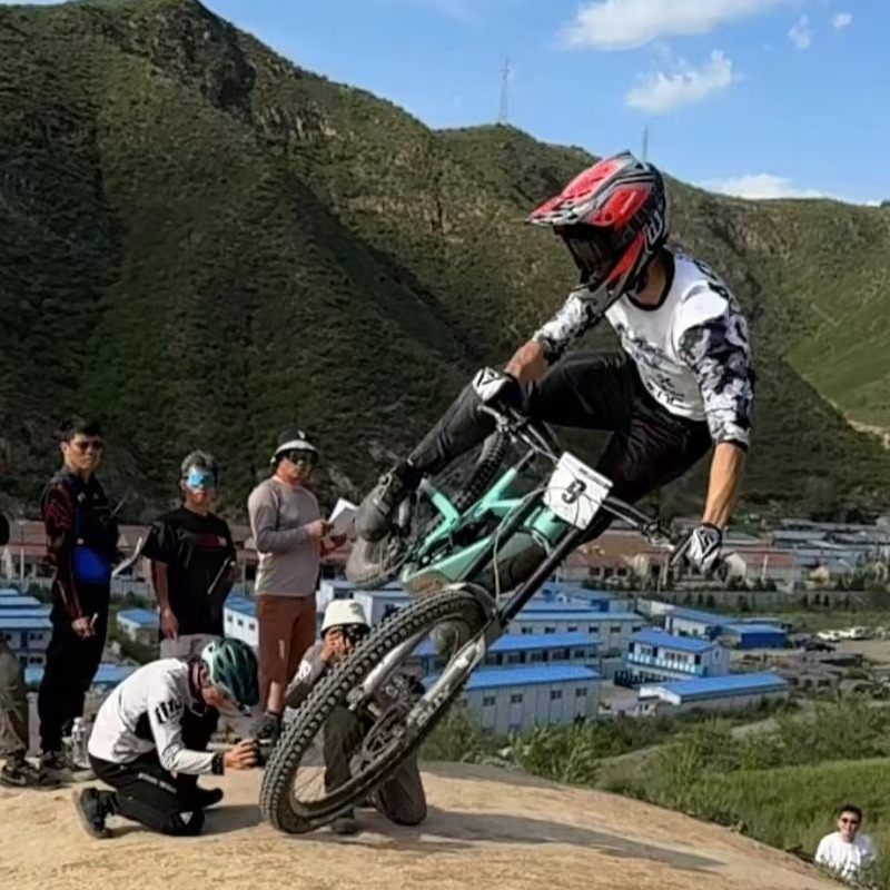 AVITUS Mountain Bike Shoes Zap - Commuting On Mountain Bike のレビューと価格